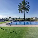 Amb Piscina I Zona Enjardinada Apartmán *