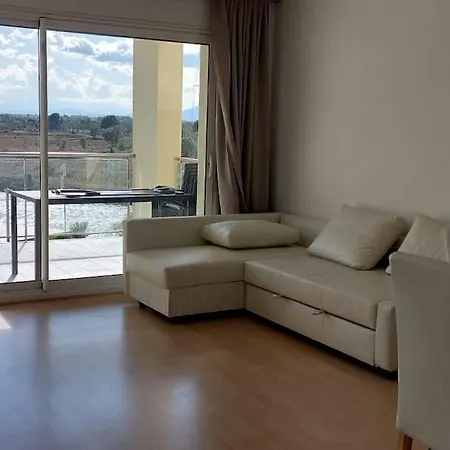 Amb Piscina I Zona Enjardinada דירה *