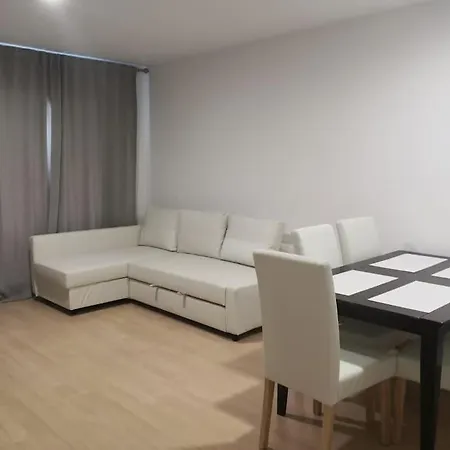 Amb Piscina I Zona Enjardinada רוזס