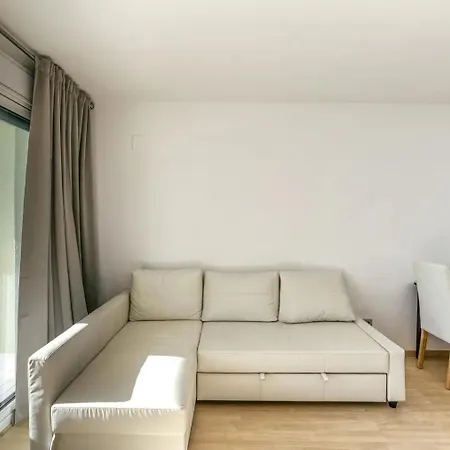 Amb Piscina I Zona Enjardinada דירה *