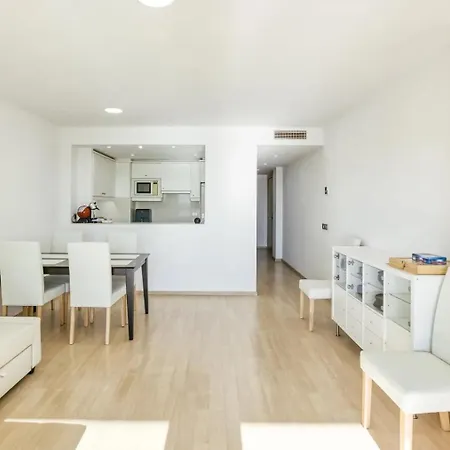 Amb Piscina I Zona Enjardinada דירה