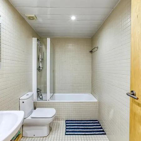 Amb Piscina I Zona Enjardinada דירה רוזס