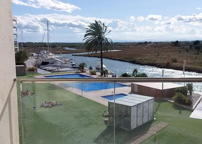 Amb Piscina I Zona Enjardinada * Roses
