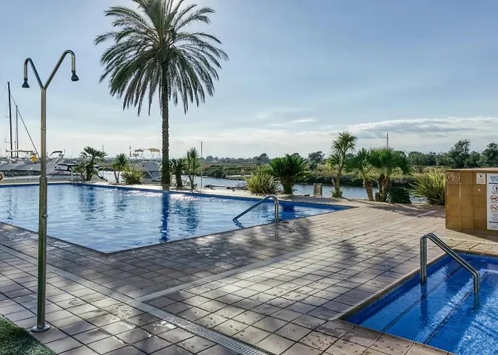 Amb Piscina I Zona Enjardinada