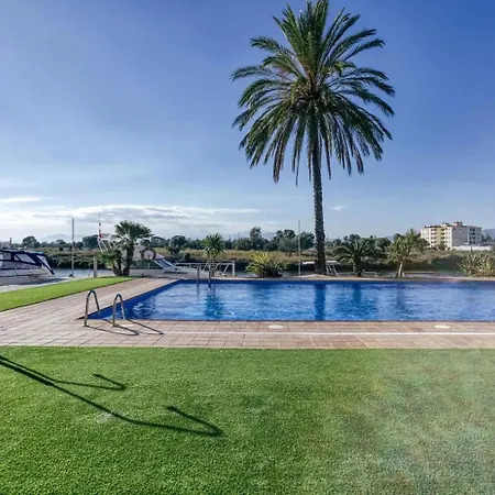 Amb Piscina I Zona Enjardinada アパート *