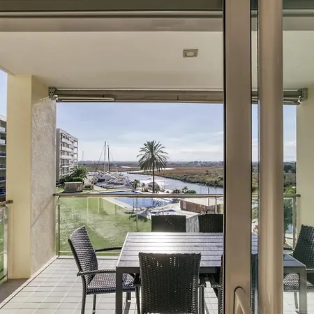 Amb Piscina I Zona Enjardinada アパート *